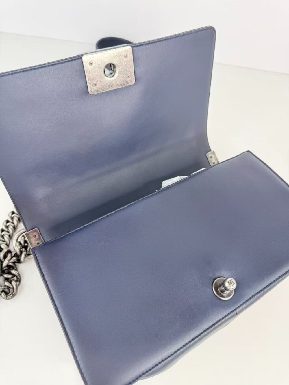 Channel the boy crossbody bag - Picture 11 of 12